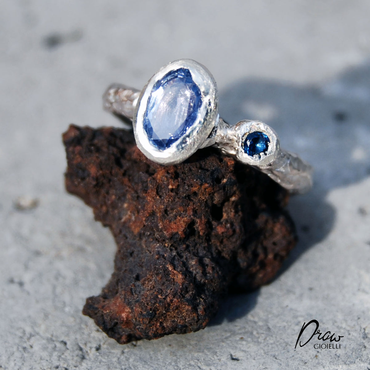 Anello zaffiri