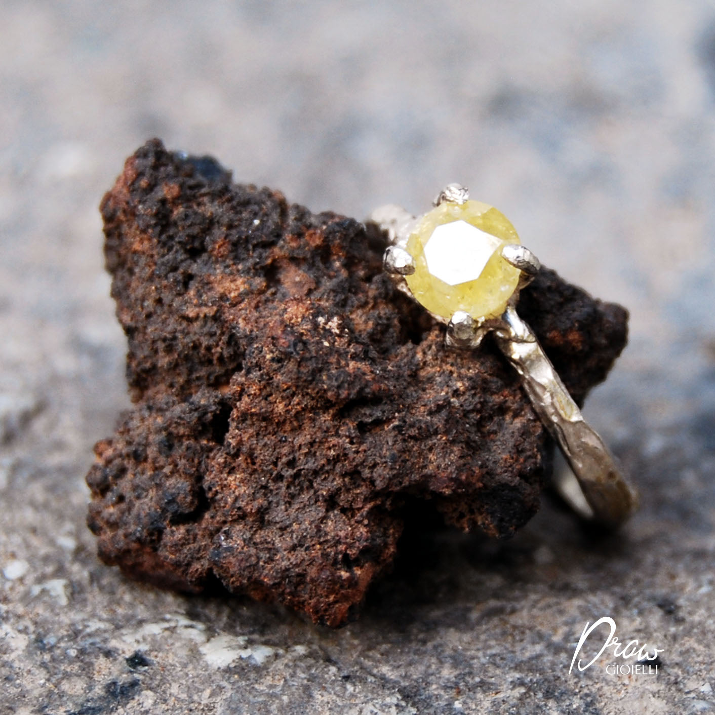 Solitario 4 griffe diamante Giallo